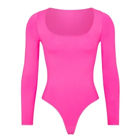 Pink Highlighter SKIMS Essential Long Sleeve Scoop Neck Bodysuit - Picture 5 of 7